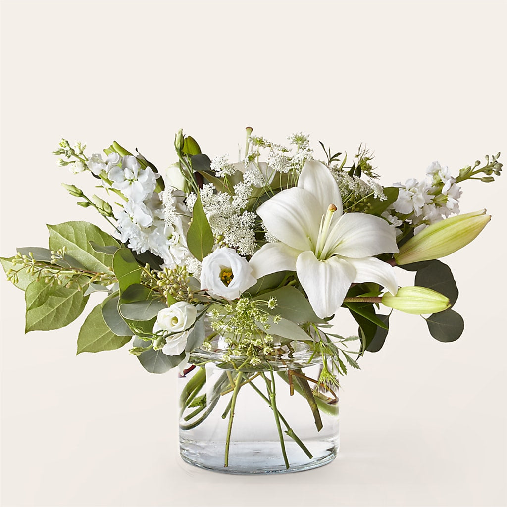 Alluring Elegance Bouquet – Charming Petals, Dracut MA