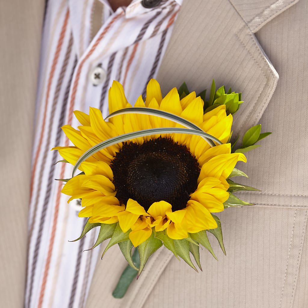 Free Spirit Boutonniere – Charming Petals, Dracut MA