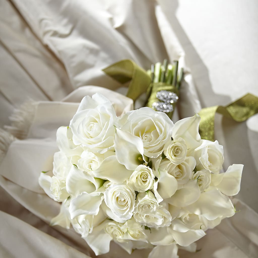 Serene Highness Bouquet – Charming Petals, Dracut MA