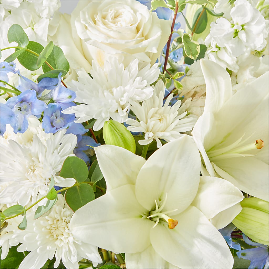 Peace of Mind Bouquet –  Charming Petals, Dracut MA