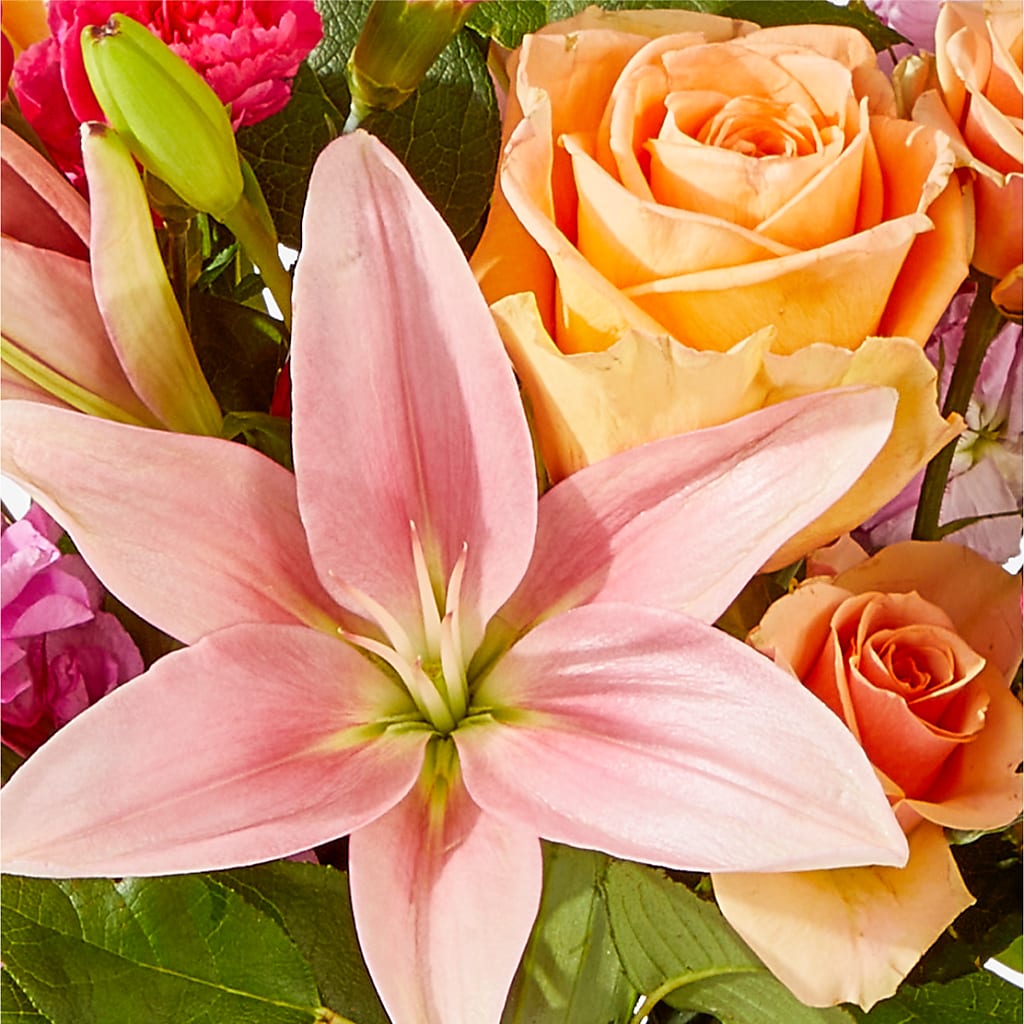 Bisous Bouquet –  Charming Petals, Dracut MA
